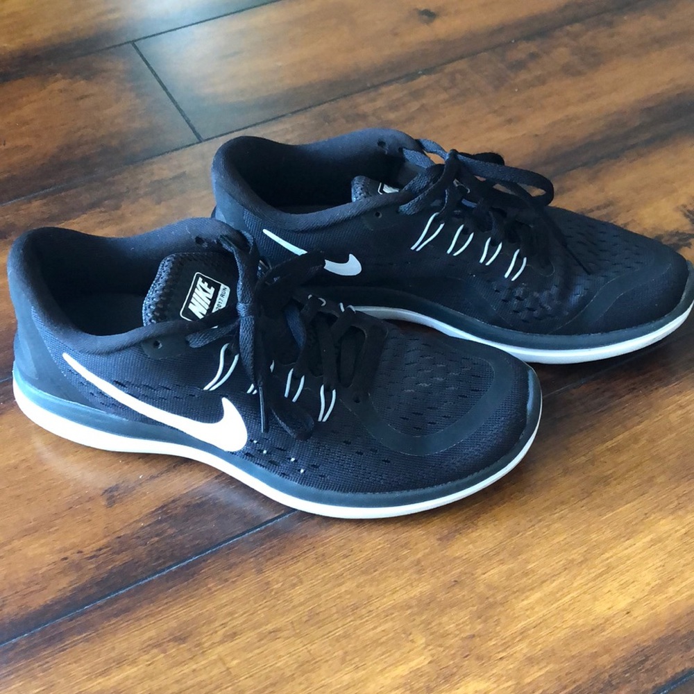NIKE BLACK FLEX RUN SNEAKERS